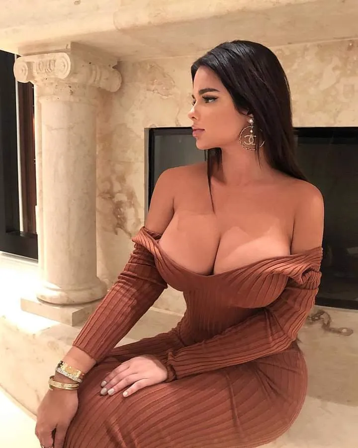 Premium Call Girl Service in Rajouri Garden 9953772009 – Glamour, Comfort & Real Connection