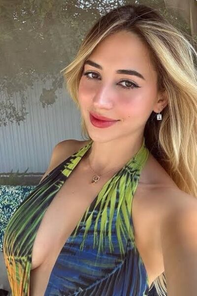 *Top Star Female Russian Escorts Near The Suryaa Hotel New Friends Colony New Delhi