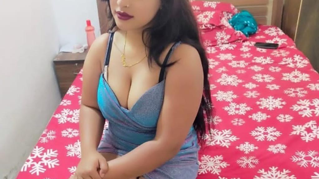 Connaught Place +91- 9958560360 Call Girls near The Lalit New Delhi Available On Cash On Delivery 24/7